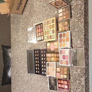 13 piece eyeshadow palette lot, 5 lb box!
